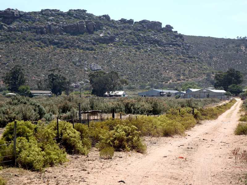Farmgebäude am Fuß des Klipfontein-Berges